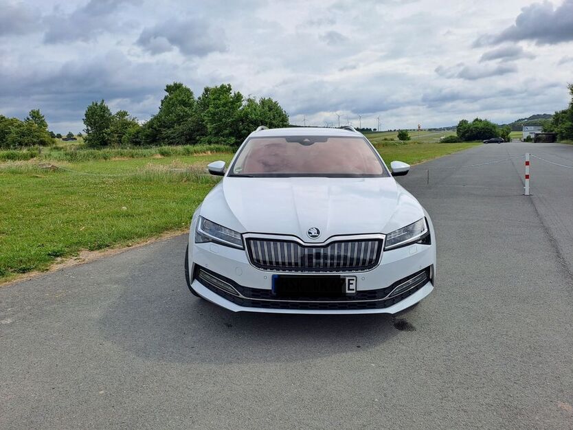 Skoda Superb 94.000 km 21.599 € Brilon 59929