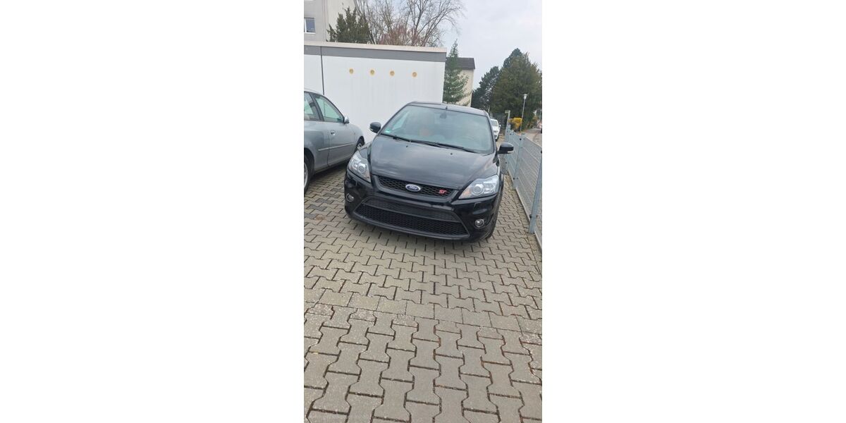 Ford Focus 224.000 km 5.700 &euro; Offenbach 63069