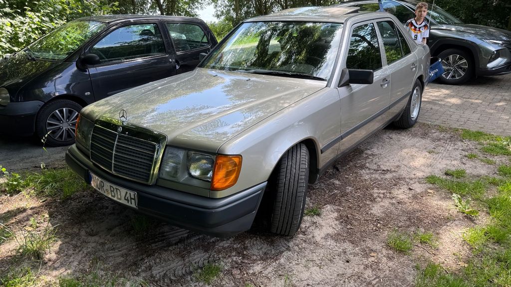 Mercedes-Benz 230 106.000 km 15.000 &euro; Krummhörn 26736