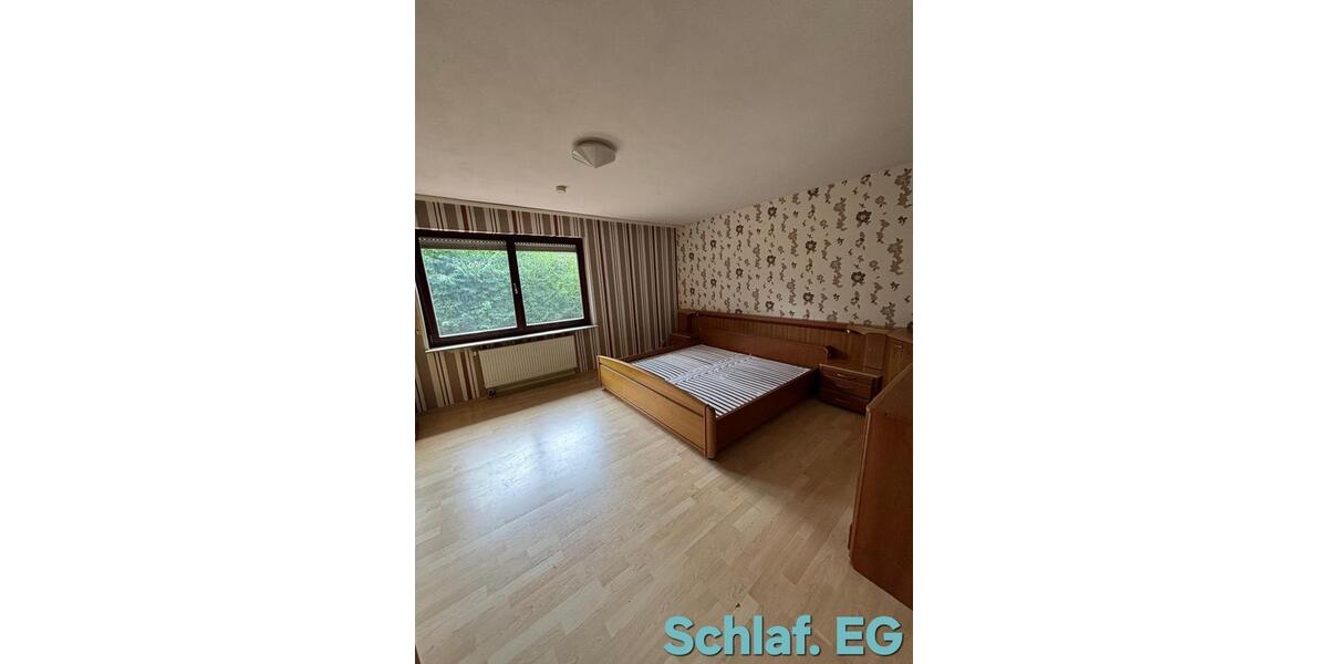 Großzügiges HausVilla ab Okt.2025 zu Vermieten. Kaltmiete 2160€ 8 zimmer