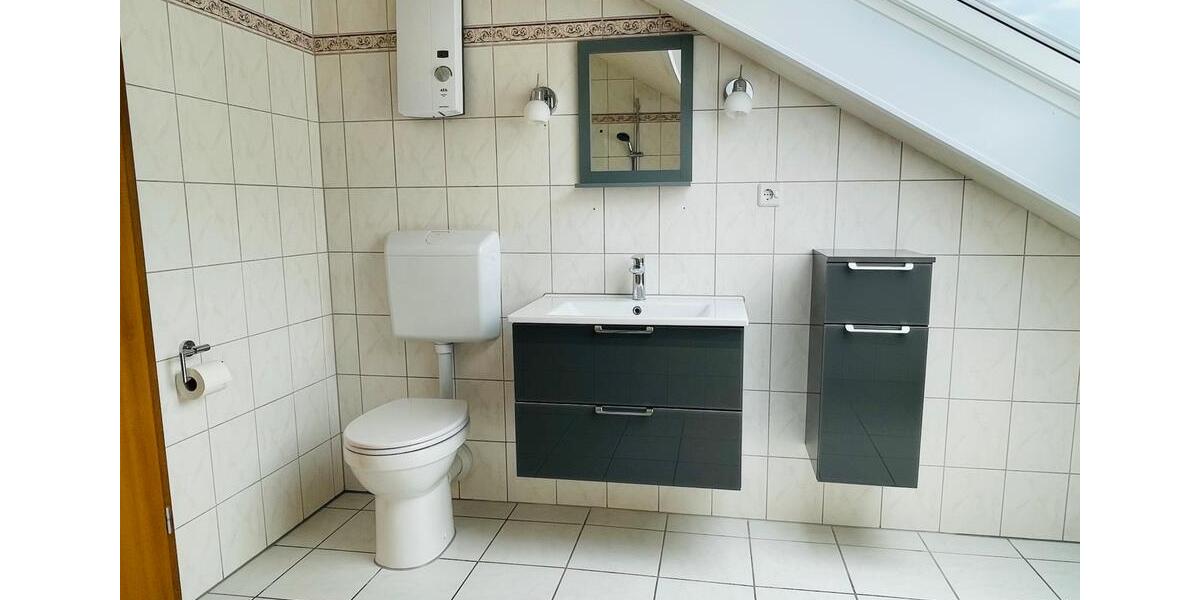 Dachgeschoßwohnung Altenglan - 4 Zimmer, 84 m&sup2;, 880&euro; | Angebot:26331350