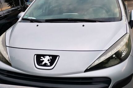 Peugeot 207 220.000 km 995 &euro; Hamburg 22159