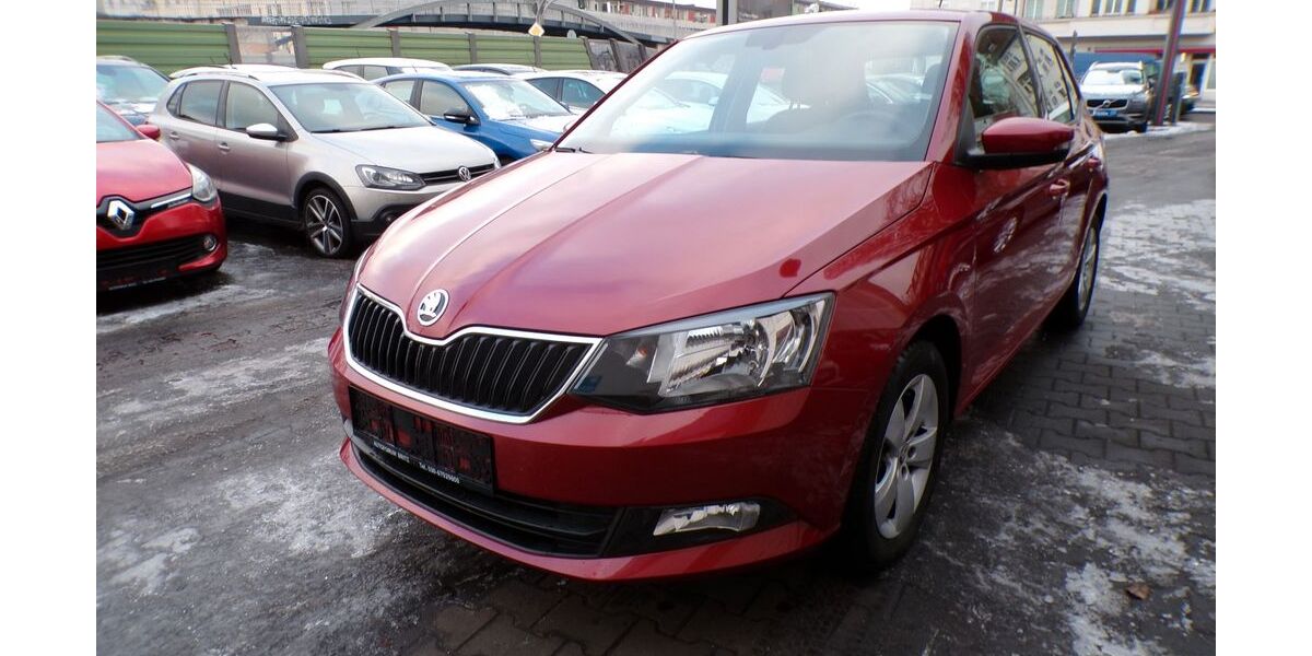 Skoda Fabia 48.000 km 11.990 &euro; Berlin 12347