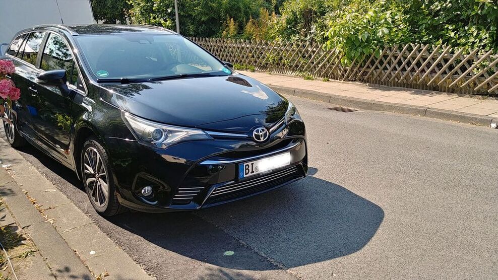 Toyota Avensis 125.000 km 12.500 € Bielefeld 33613