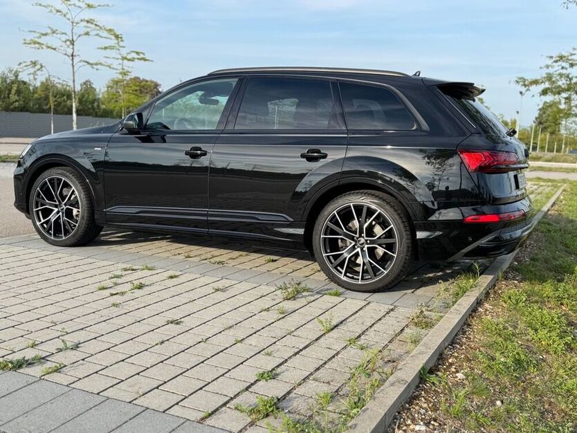 Q7