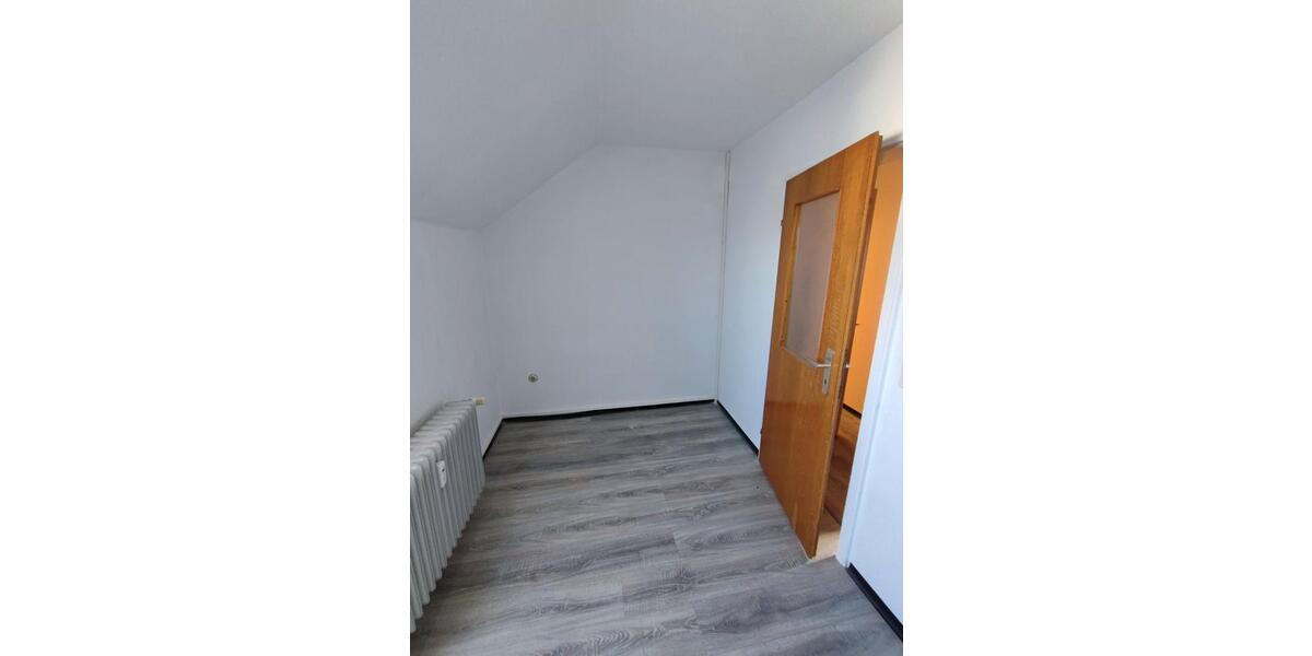 Dachgeschoßwohnung Giengen an der Brenz - 1.5 Zimmer, 35 m&sup2;, 79.999&euro; | Angebot:27071558