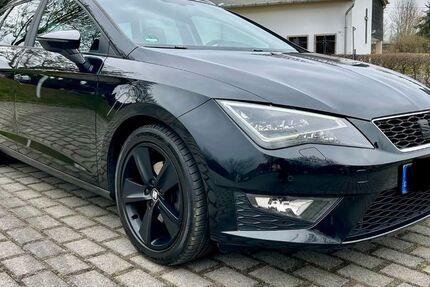 Seat Leon 124.302 km 10.299 &euro; Neusalza-Spremberg 02742