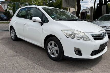 Toyota Auris 165.613 km 7.299 &euro; Fürstenfeldbruck 82256