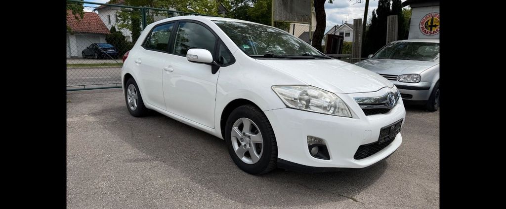 Toyota Auris 165.613 km 7.299 &euro; Fürstenfeldbruck 82256