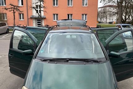 VW Sharan 201.000 km 2.250 &euro; Augsburg 86156