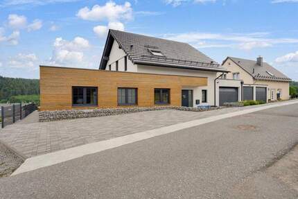 Haus Willingen Usseln - 9 Zimmer, 238 m&sup2;, 749.000&euro; | Angebot:25654241