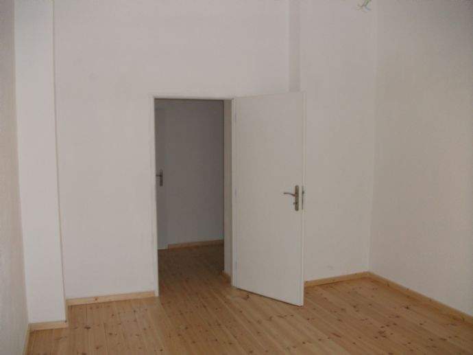 nette Mieter gesucht ! MiT Holzdielung - 3 Zimmer- MIT BaLkoN