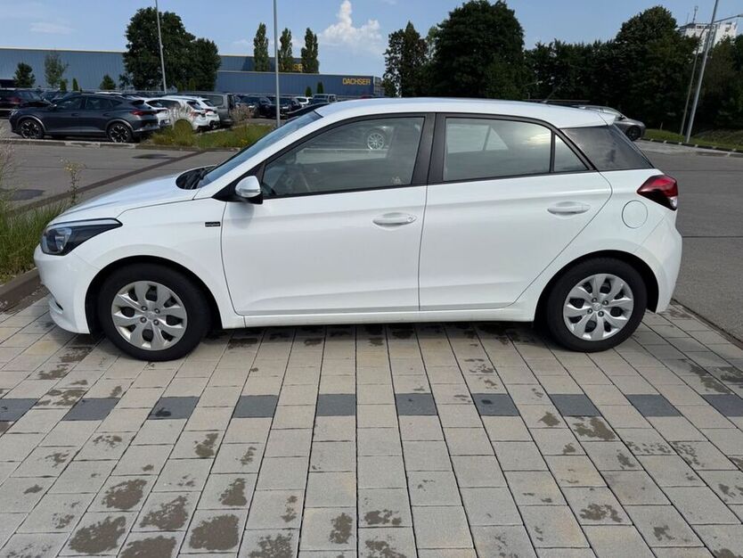 i20