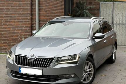 Skoda Superb 180.000 km 12.999 &euro; Bremen 28777