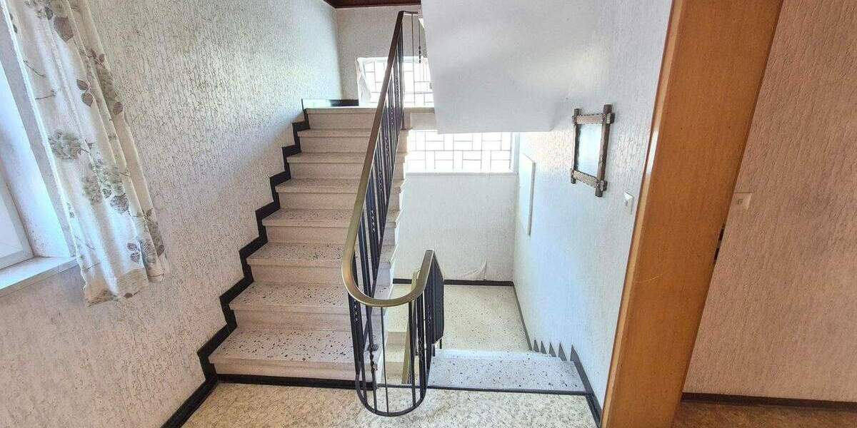 Mehrfamilienhaus, Wohnhaus Burkardroth Wollbach - 6 Zimmer, 159 m&sup2;, 189.000&euro; | Angebot:23941603