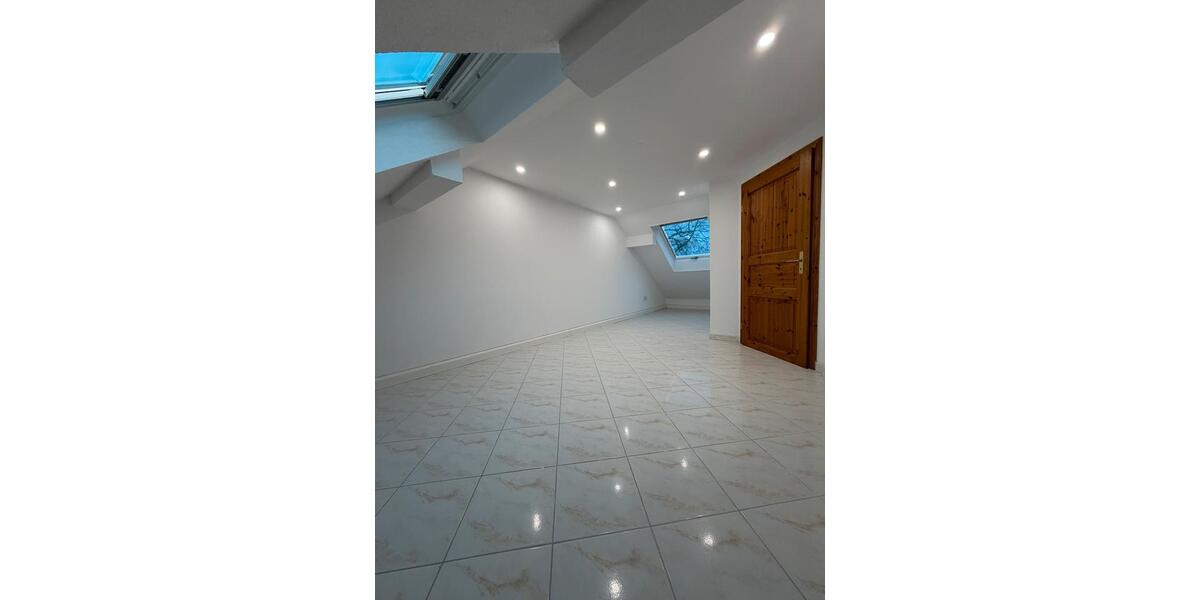 Reihenhaus Stuttgart Stuttgart-West - 6 Zimmer, 158 m&sup2;, 2.600&euro; | Angebot:26074634