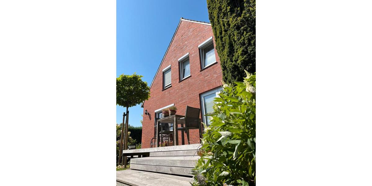 EFH Leer Heisfelde, PV & LL-Wärmepumpe, kann verkauft werden… 7 zimmer