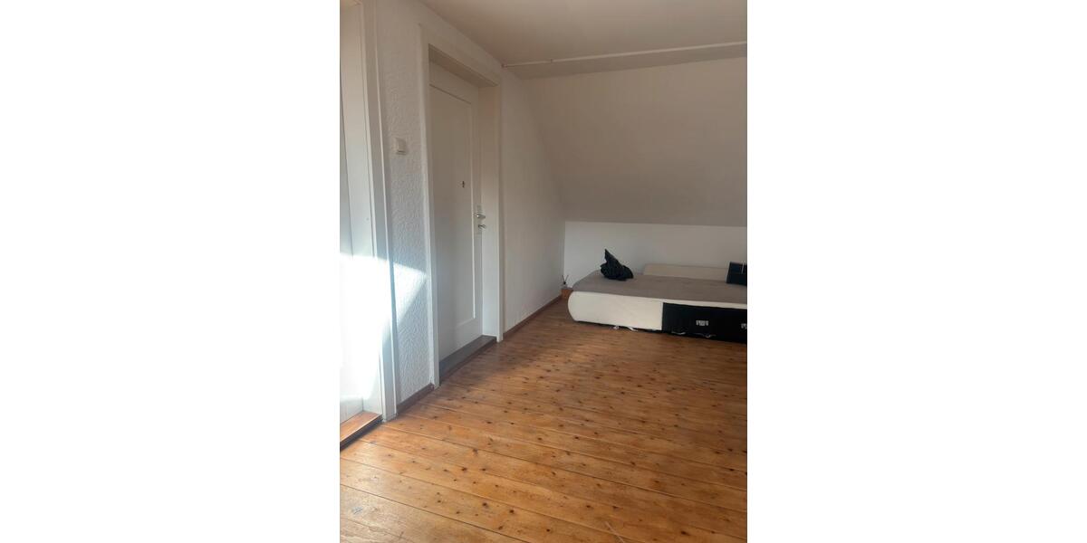 Etagenwohnung Essenbach - 5 Zimmer, 130 m&sup2;, 22&euro; | Angebot:25340172