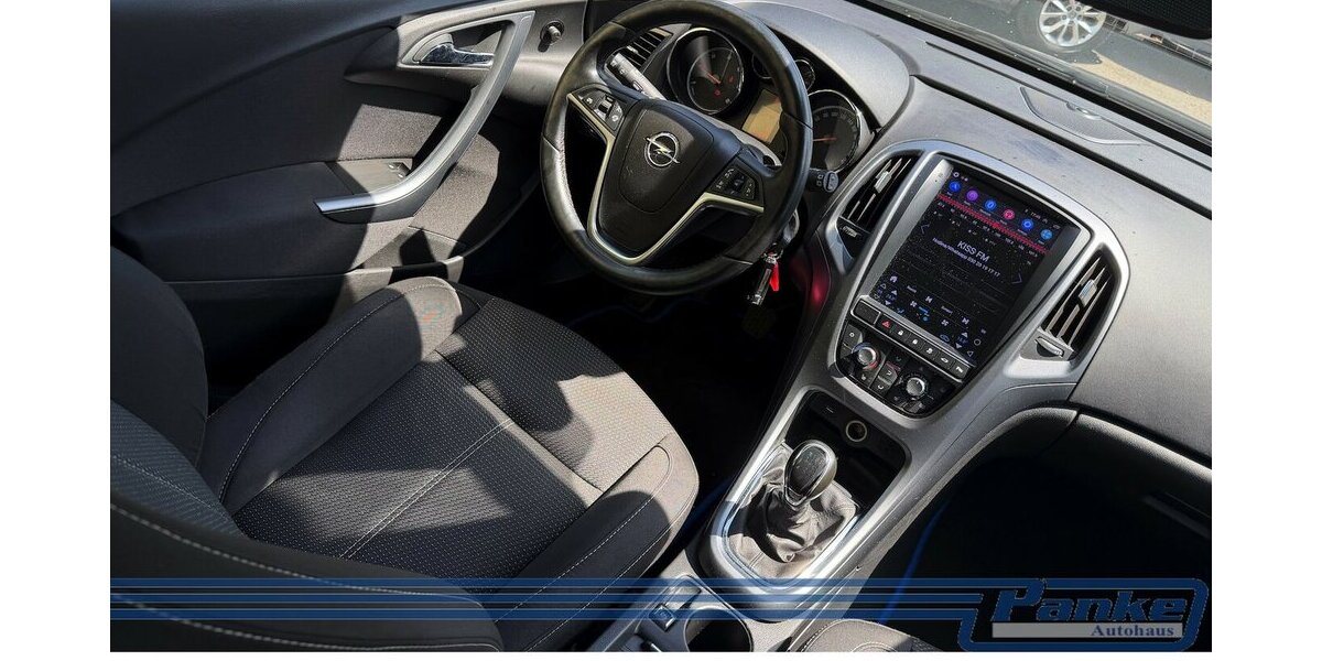 Opel Astra Selection*Tempo*Navi*Klima*SHZ*AHK*DachT. 175.681 km 3.890 &euro; Berlin 13187