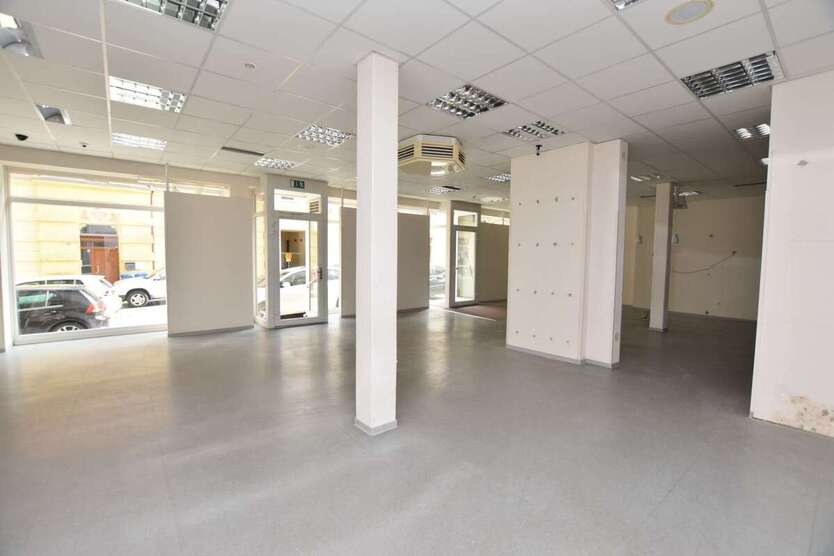 Einzelhandel in Limbach-Oberfrohna 600 € 139.97 m² zimmer