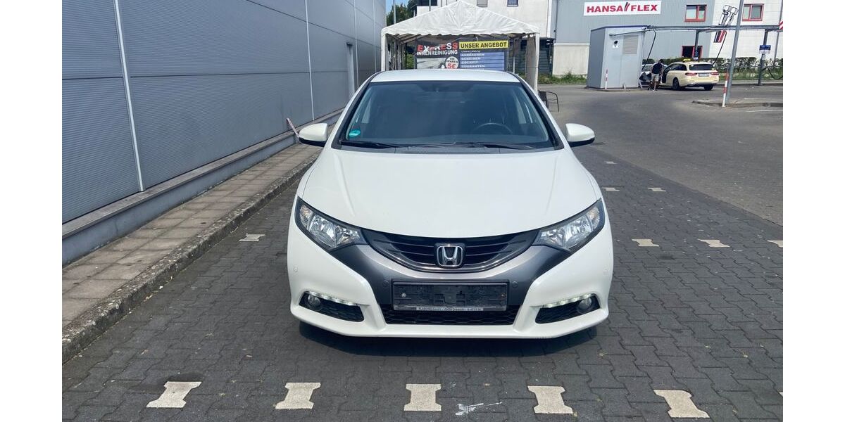 Honda Civic 182.000 km 5.999 &euro; Wiesbaden 65201