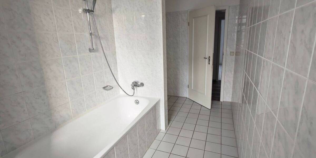 Zimmer Chemnitz Gablenz - 2 Zimmer, 63 m&sup2;, 350&euro; | Angebot:26016486