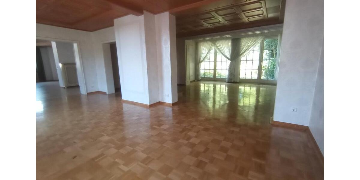 Einfamilienhaus Ranstadt - 9 Zimmer, 280 m&sup2;, 490.000&euro; | Angebot:27083584