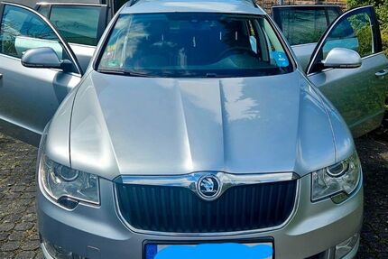 Skoda Superb 201.000 km 8.800 &euro; Hoyerswerda 02977