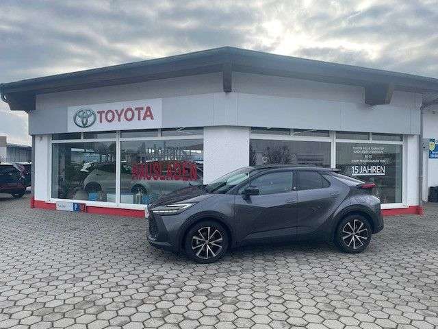Toyota C-HR 9.000 km 27.999 &euro; Cham 93413