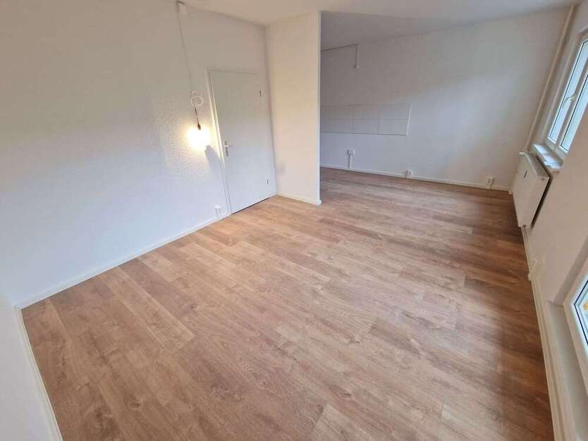 Wohnung zum Mieten in Halle 400 € 50.5 m²