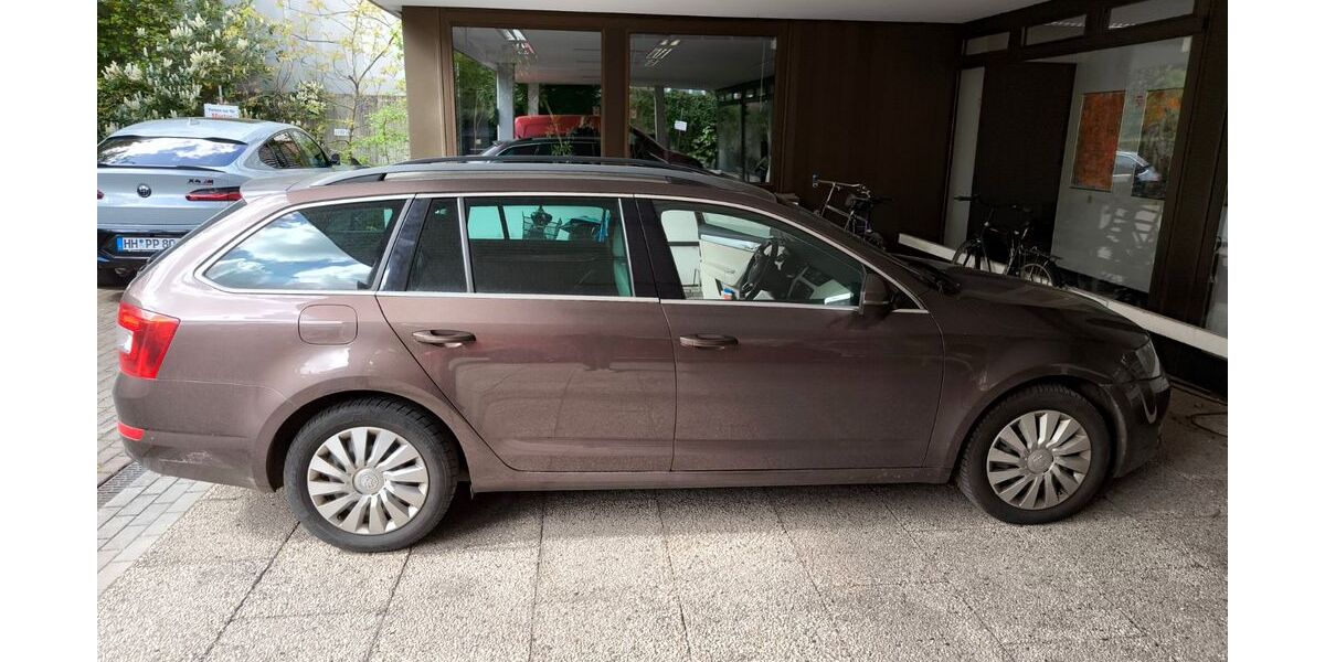 Skoda Octavia 247.500 km 6.300 &euro; Hamburg 22177
