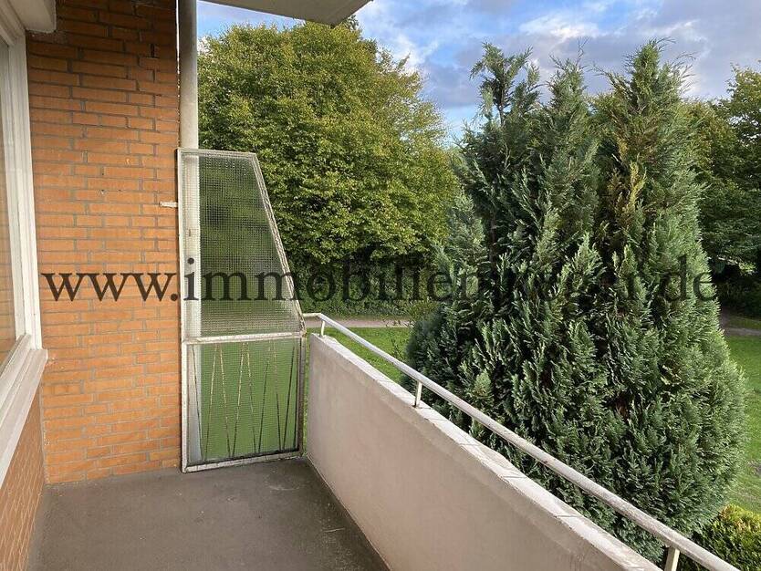 Fußnähe zum RKZ Farmsen - Modernsierte EckWohnung mit Balkon - Gäste-WC - Am Wanderweg Berner Au