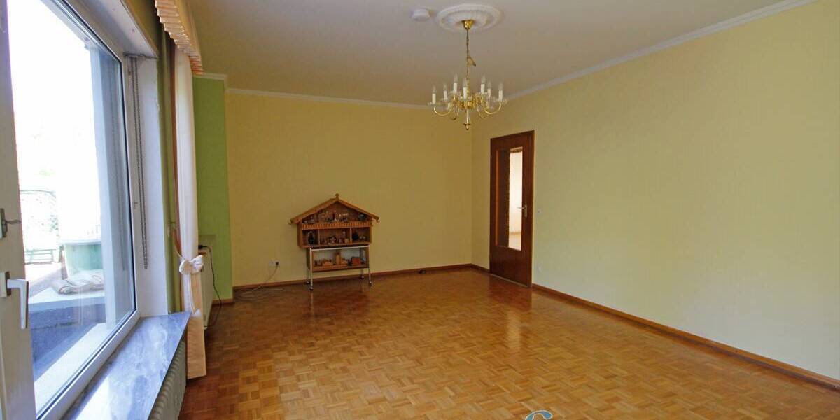 Mehrfamilienhaus, Wohnhaus Püttlingen - 6 Zimmer, 265.000&euro; | Angebot:26376561