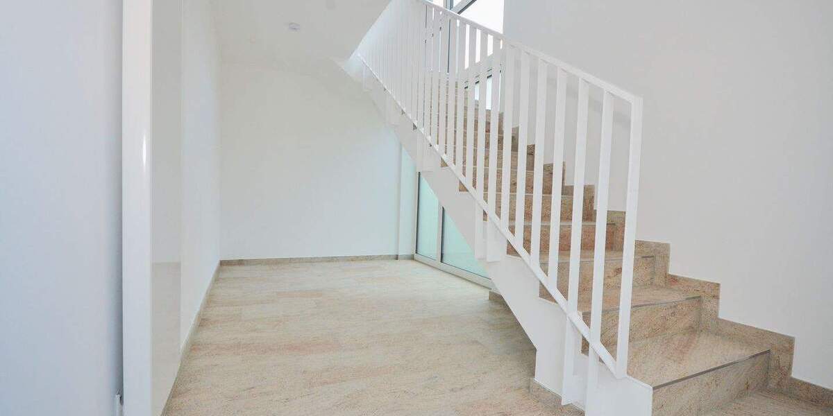 Urbaner Rückzugsort im Stadthaus: Wohnen mit Stil und Effizienz in Neu-Isenburg 5 zimmer