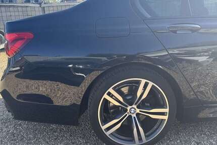 BMW 730