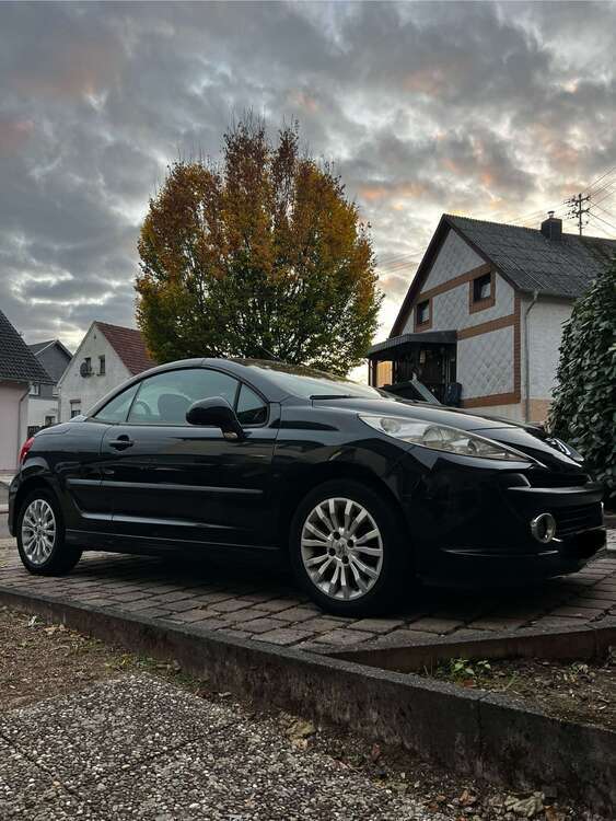 Peugeot 207 140.327 km 2.300 € Thailen 66709