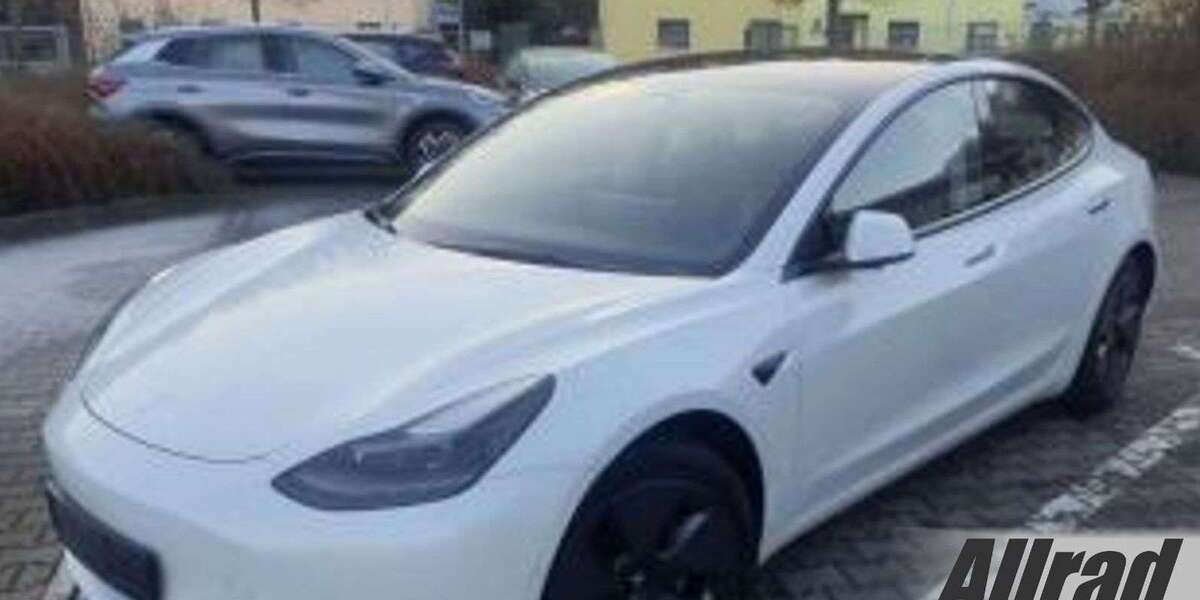 Tesla Model 3 92.500 km 23.850 &euro; Schöningen 38364