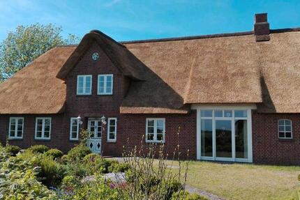 Haus Langenhorn - 5 Zimmer, 180 m&sup2;, 1.500&euro; | Angebot:26362064