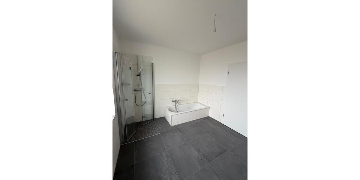 Etagenwohnung Pahlen - 3 Zimmer, 92 m&sup2;, 1.100&euro; | Angebot:25180070