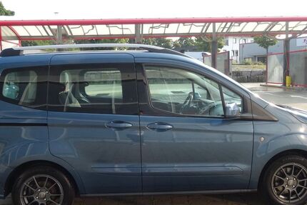 Ford Tourneo Courier 57.206 km 12.480 &euro; Steißlingen 78256