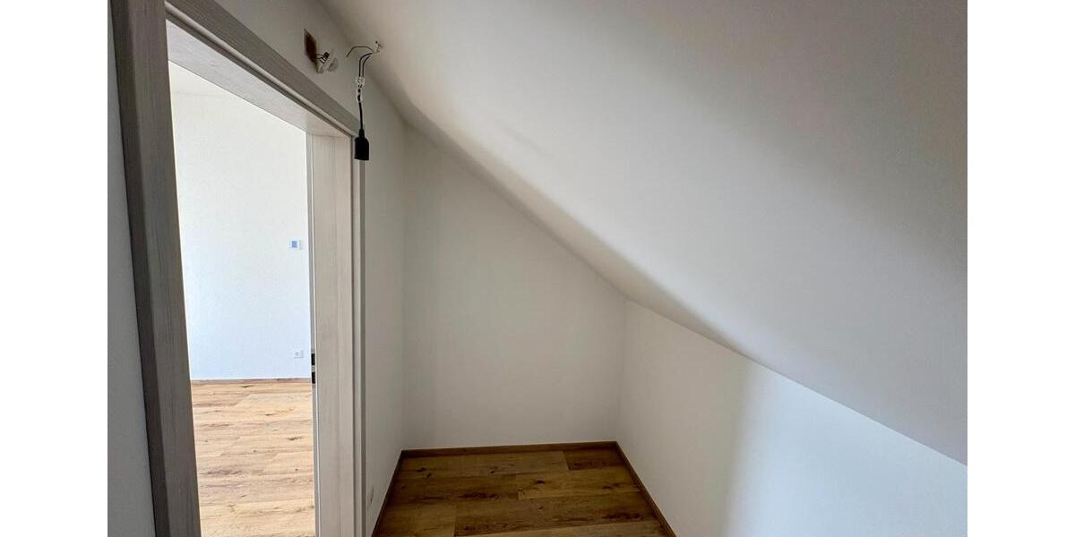 Dachgeschoßwohnung Mantel - 2 Zimmer, 66 m&sup2;, 250.000&euro; | Angebot:27008063