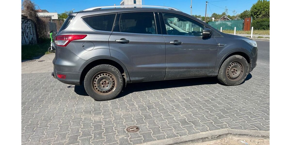 Ford Kuga 339.200 km 4.900 &euro; Berlin 12057