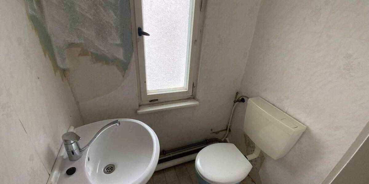 Einfamilienhaus Niederorschel - 6 Zimmer, 140 m&sup2;, 130.000&euro; | Angebot:25877516
