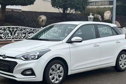 Hyundai i20 49.300 km 9.490 &euro; Hördt 76771