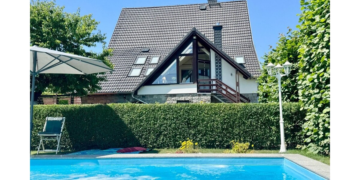 HORN IMMOBILIEN ++ RESERVIERT! Die Perle von Strasburg! Haus, Schwimmpool, Nebengebäude, 3 Kamine, 2 Garagen,EBK - Einfamilienhaus Strasburg | Angebot:27013749