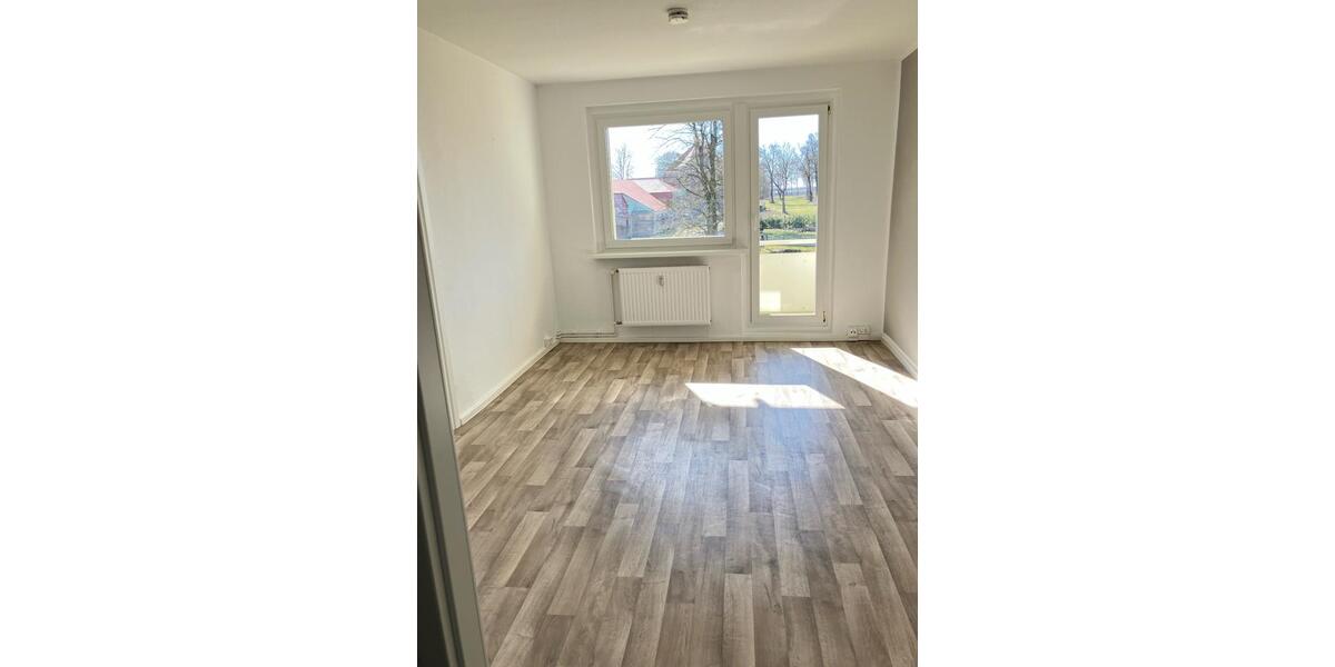 Etagenwohnung Rosenow - 2 Zimmer, 49 m&sup2;, 300&euro; | Angebot:26055297