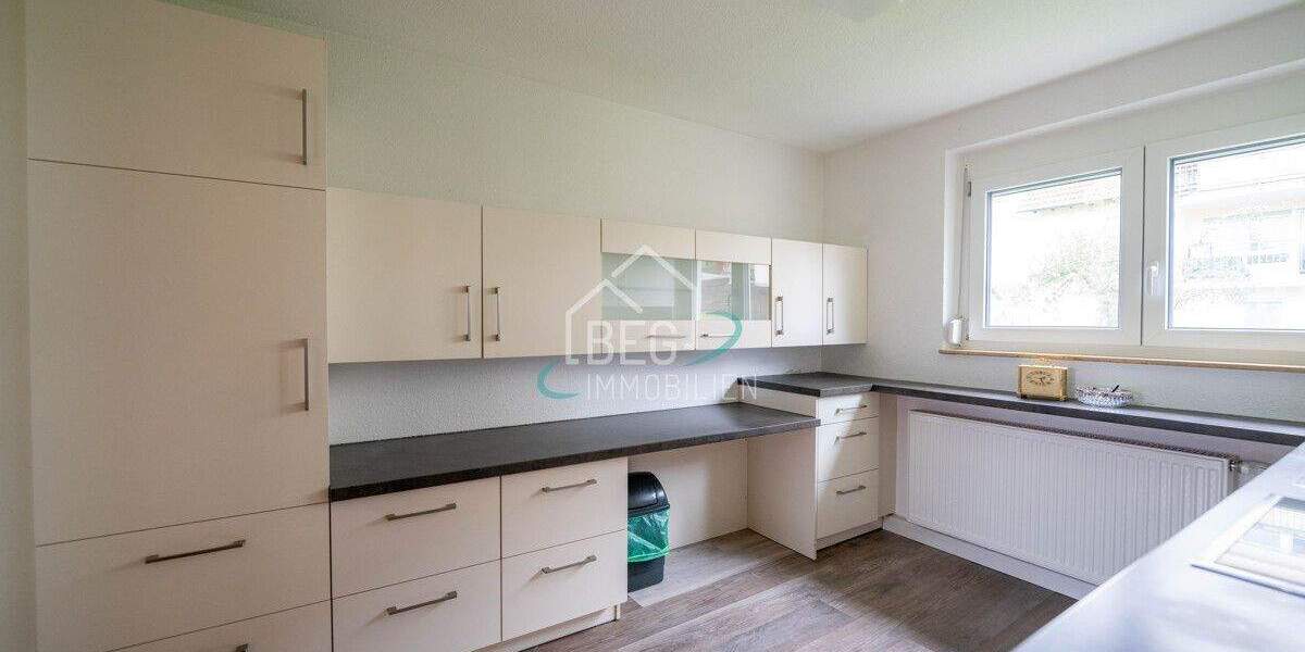 Modernisiertes Zweifamilienhaus mit großem Garten und flexibler Nutzung 6 zimmer