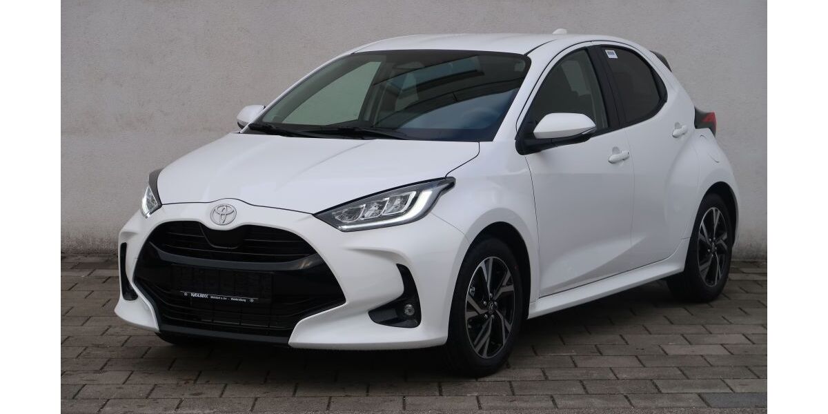 Toyota Yaris 7.500 km 22.330 &euro; Mühldorf 84453