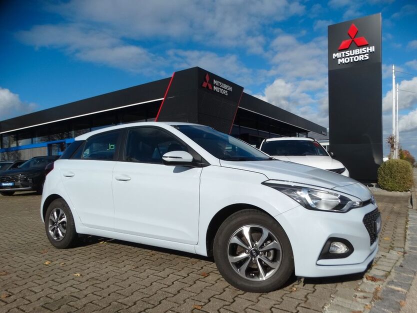Hyundai i20 21.365 km 12.490 € Königsbrunn 86343