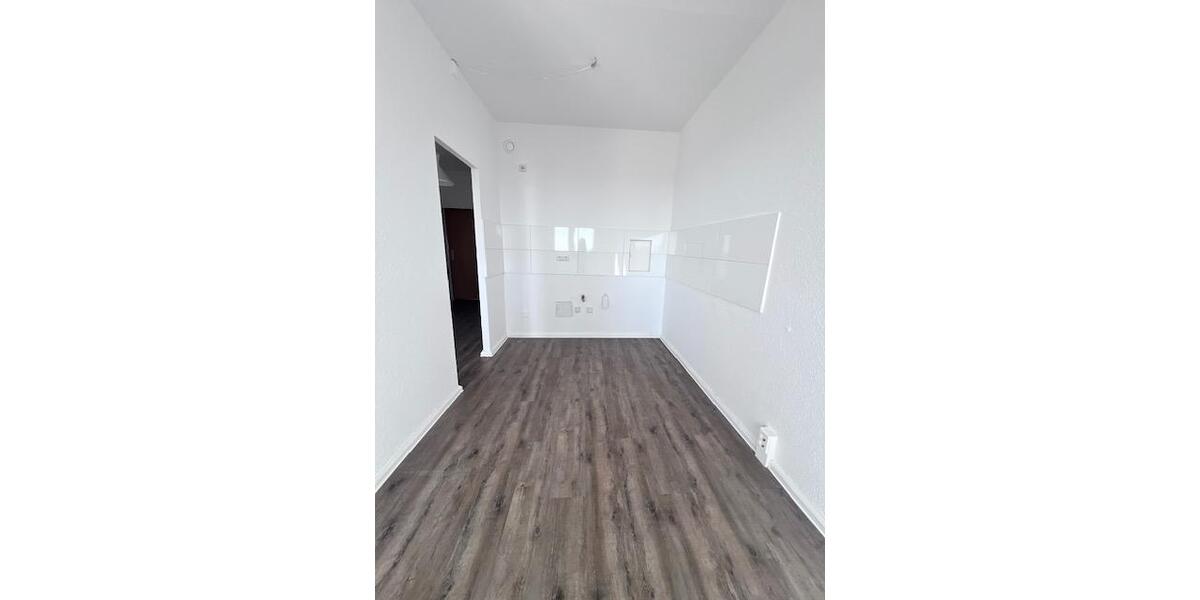 Etagenwohnung Halle (Saale) Silberhöhe - 5 Zimmer, 133 m&sup2;, 600&euro; | Angebot:25974501